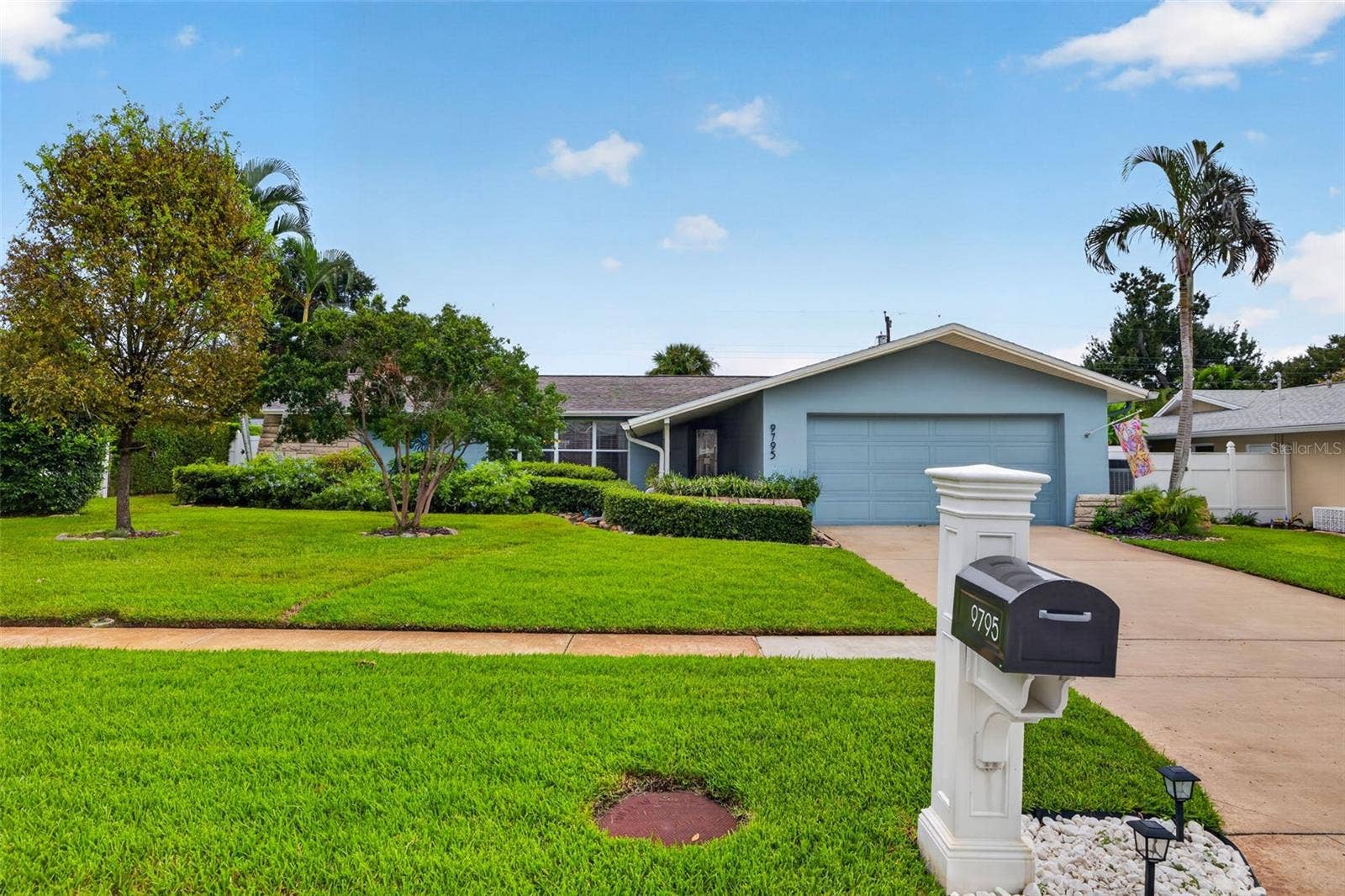 9795 PORTSIDE DRIVE, Seminole, FL 33776 Front View