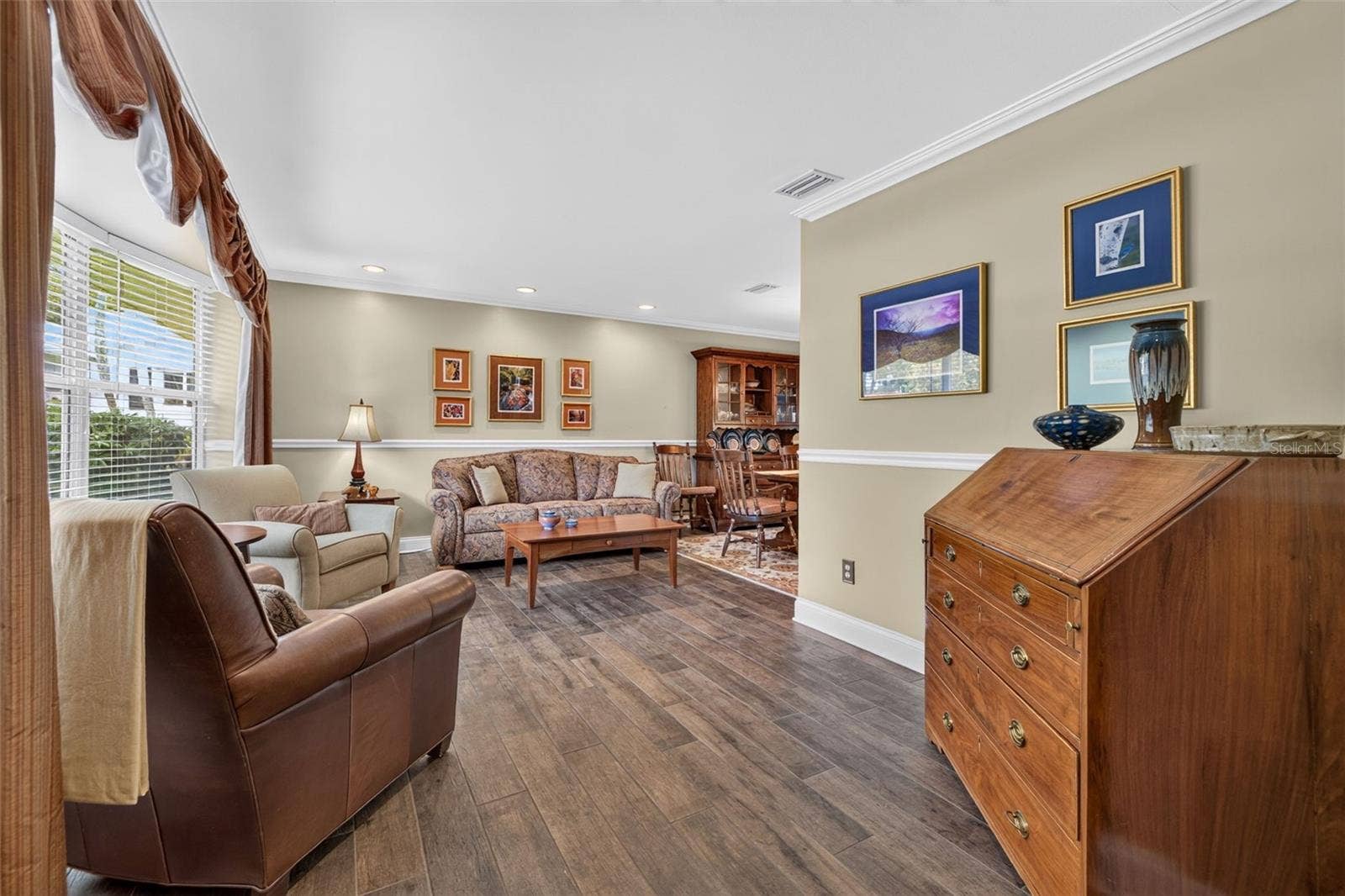 9795 PORTSIDE DRIVE, Seminole, FL 33776 Living Room