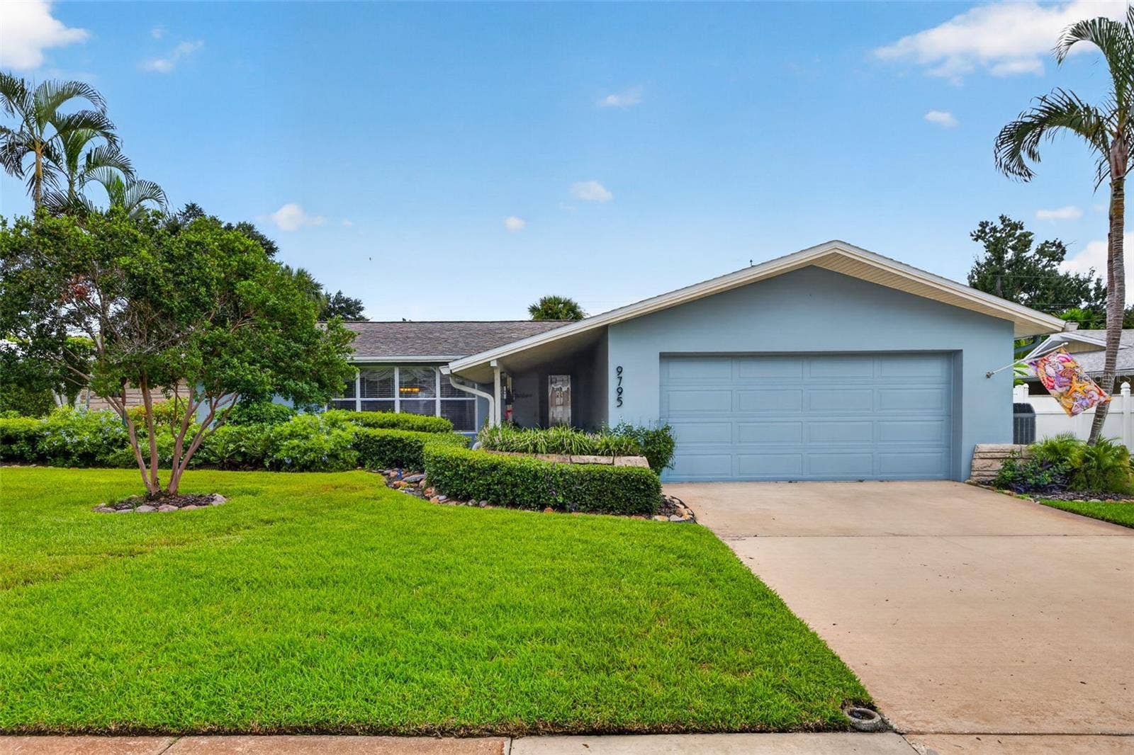 9795 PORTSIDE DRIVE, Seminole, FL 33776 Front View