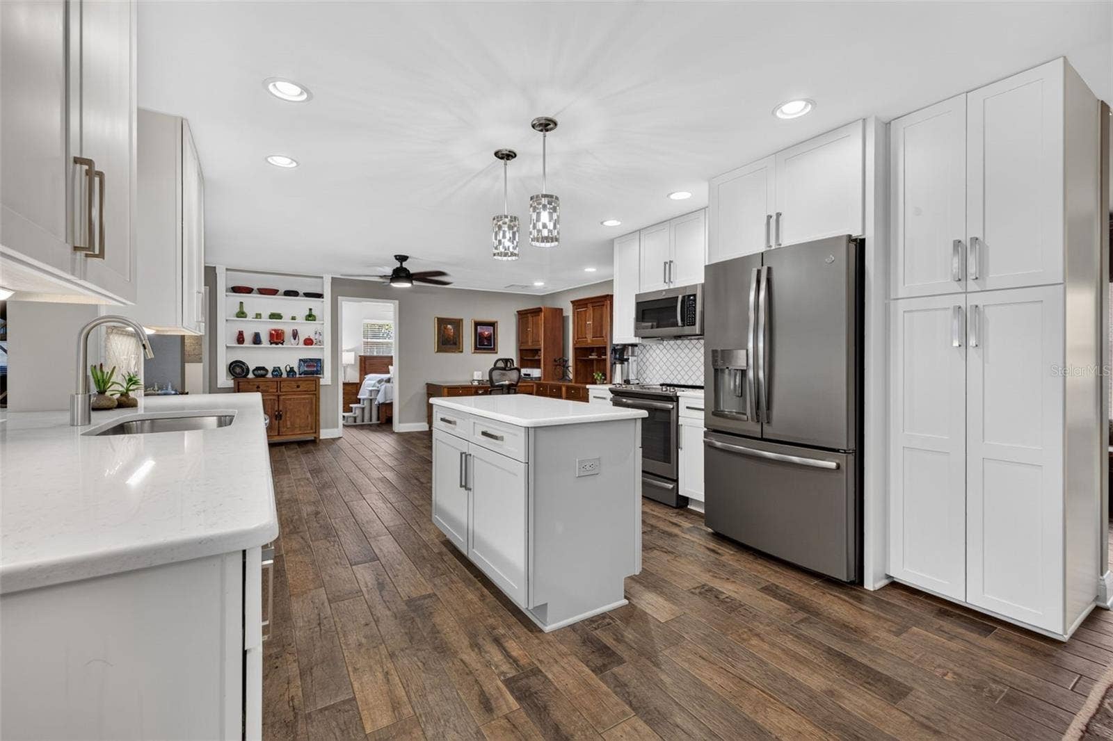 9795 PORTSIDE DRIVE, Seminole, FL 33776 Kitchen