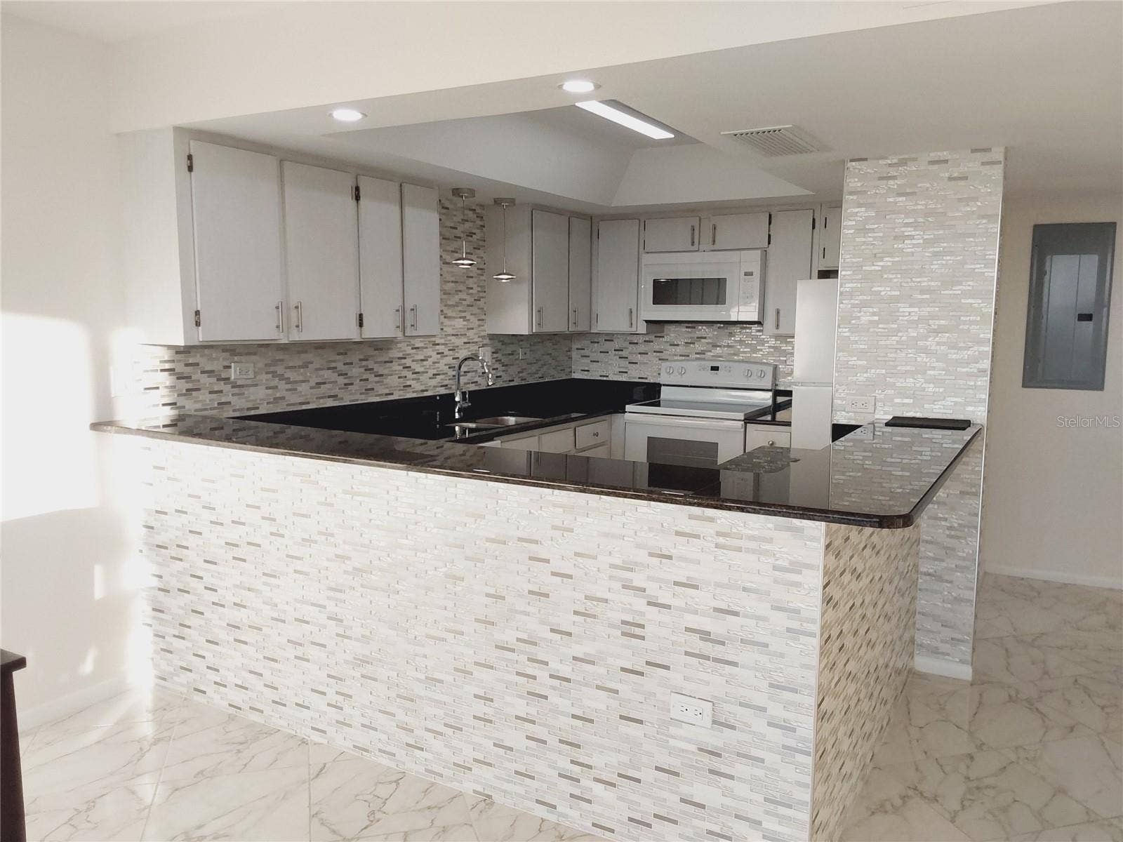 500 TREASURE ISLAND CAUSEWAY, #502, Treasure Island, FL 33706 500 TREASURE ISLAND CAUSEWAY, #502, Treasure Island, FL 33706