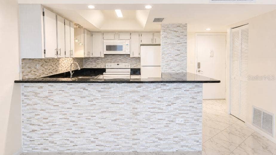 500 TREASURE ISLAND CAUSEWAY, #502, Treasure Island, FL 33706 500 TREASURE ISLAND CAUSEWAY, #502, Treasure Island, FL 33706