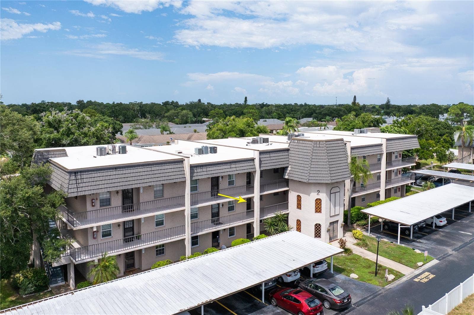 A charming second story unit!