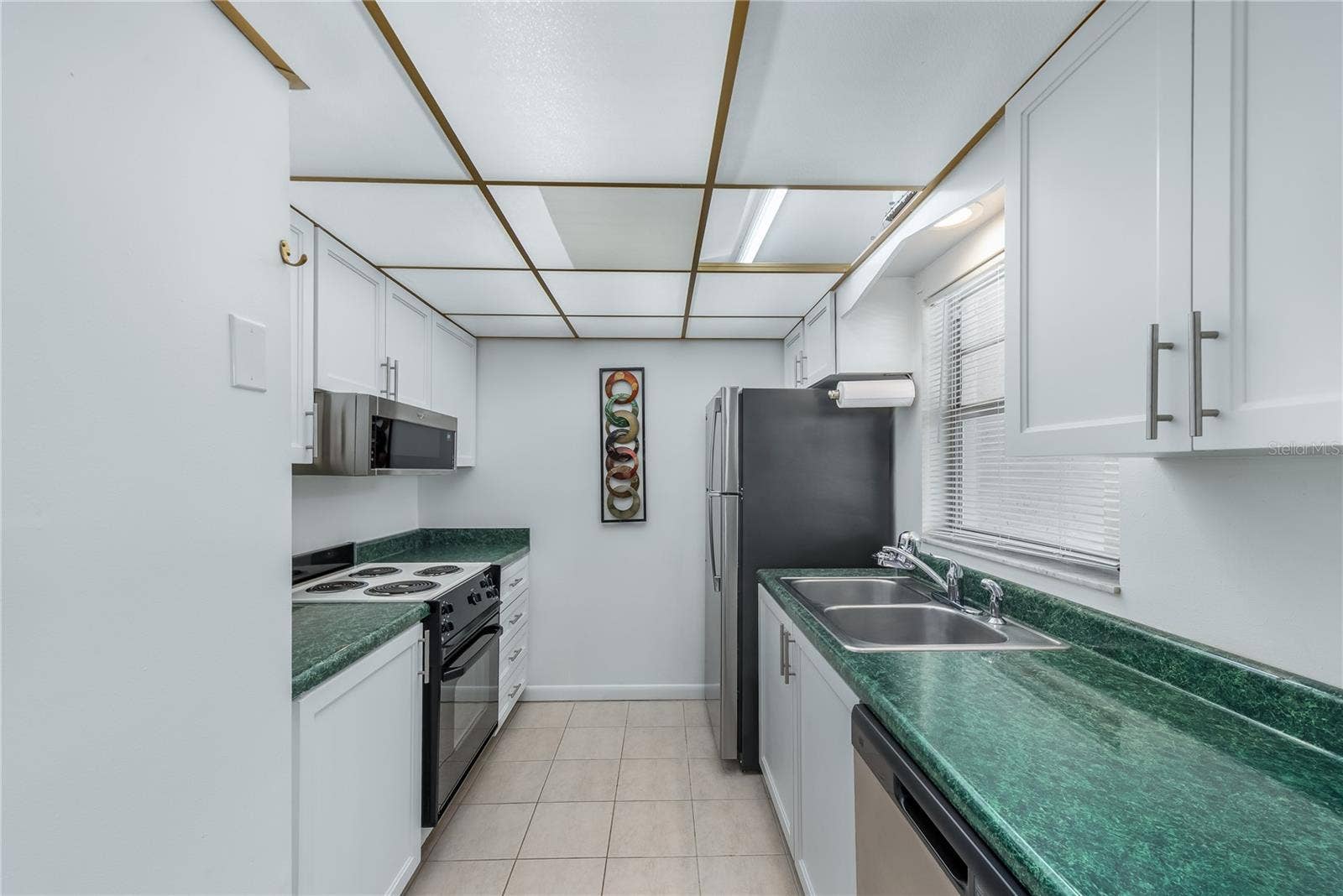 Fully functional kitchen with all appliances included!