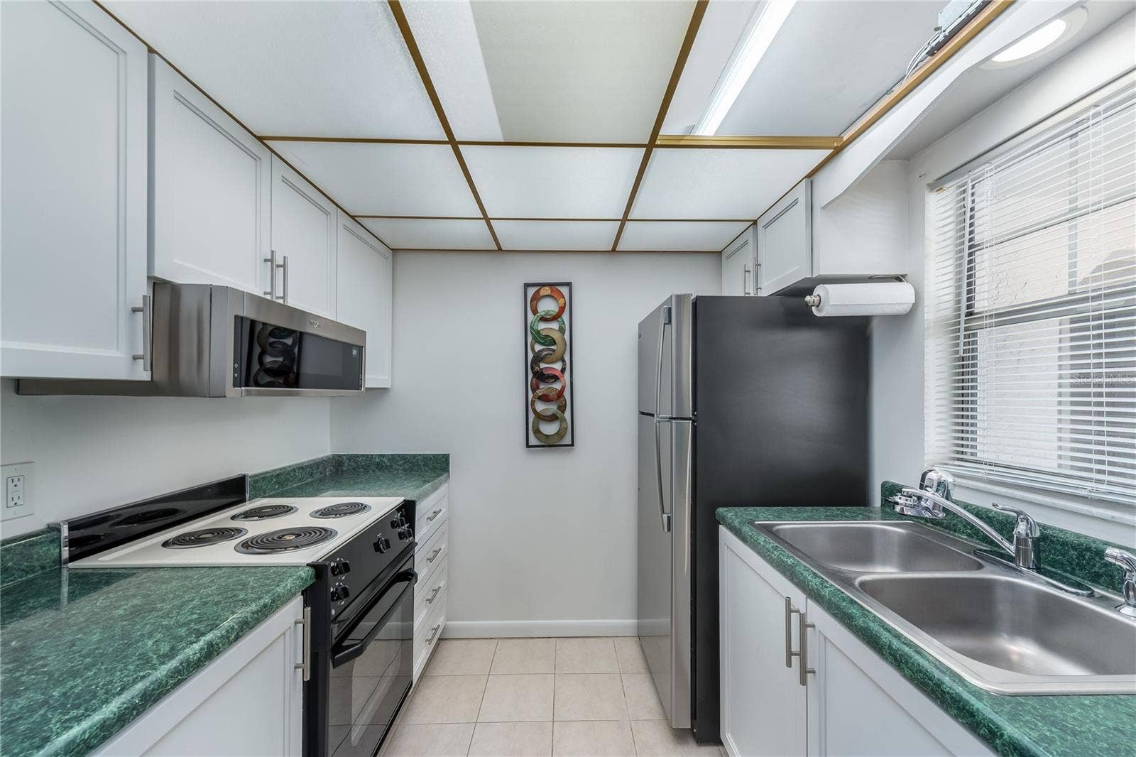 Fully functional kitchen with all appliances included!