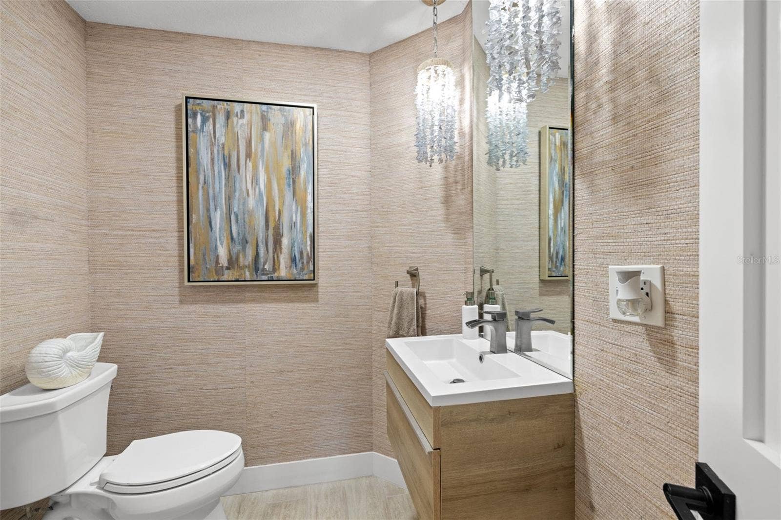 101 9TH STREET E, Tierra Verde, FL 33715 Powder Room