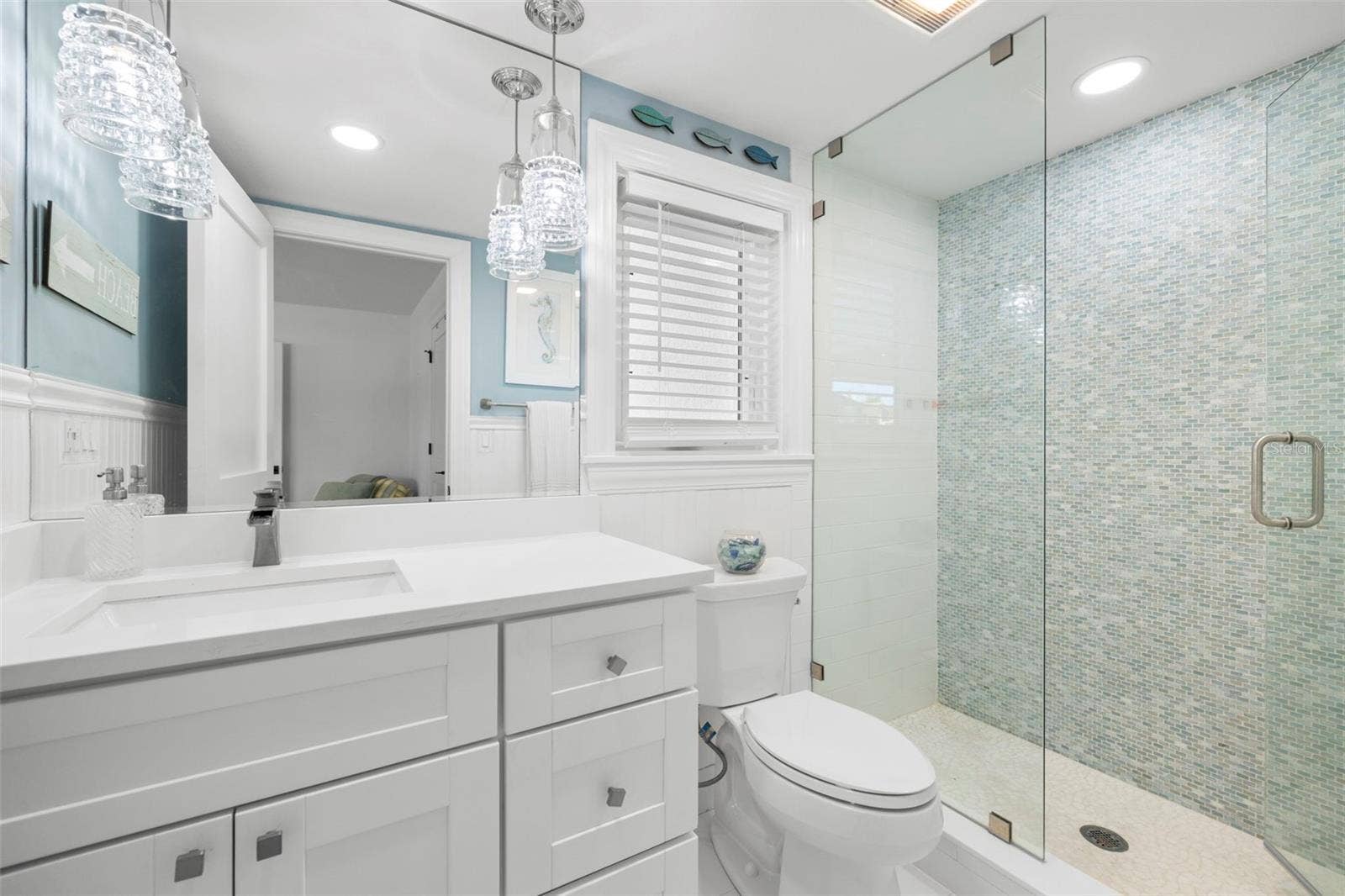 101 9TH STREET E, Tierra Verde, FL 33715 Bathroom Suite 2