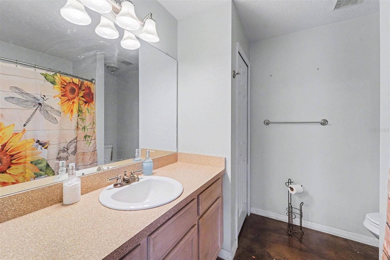 7295 CENTERWOOD AVENUE, Spring Hill, FL 34606 7295 CENTERWOOD AVENUE, Spring Hill, FL 34606