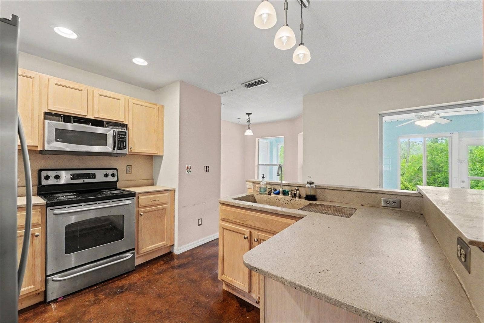 7295 CENTERWOOD AVENUE, Spring Hill, FL 34606 7295 CENTERWOOD AVENUE, Spring Hill, FL 34606