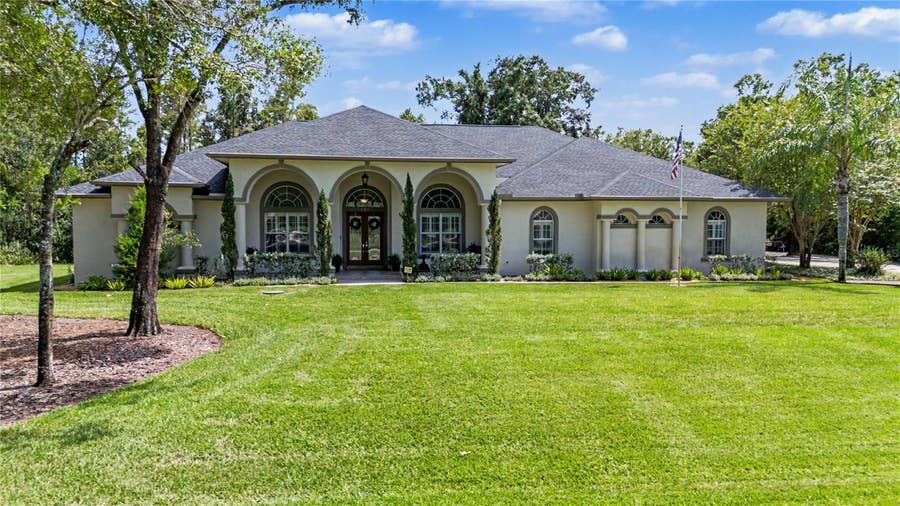 Property photo for 906 LAKE SAPPHIRE LANE, Lutz, FL