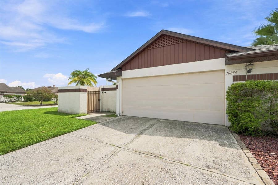 Property photo for 10836 VENICE CIRCLE, Tampa, FL
