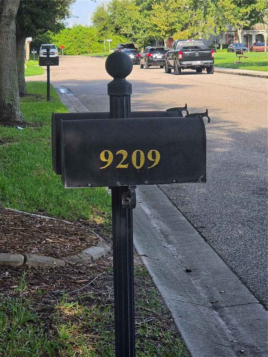 9209 ENGLISH OAKS LANE, Riverview, FL 33578 9209 ENGLISH OAKS LANE, Riverview, FL 33578