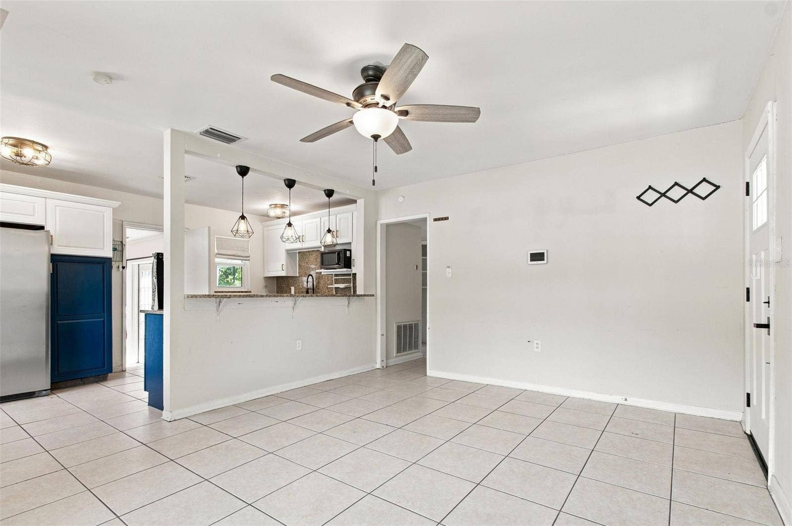 2002 E HAMILTON AVENUE, Tampa, FL 33610
