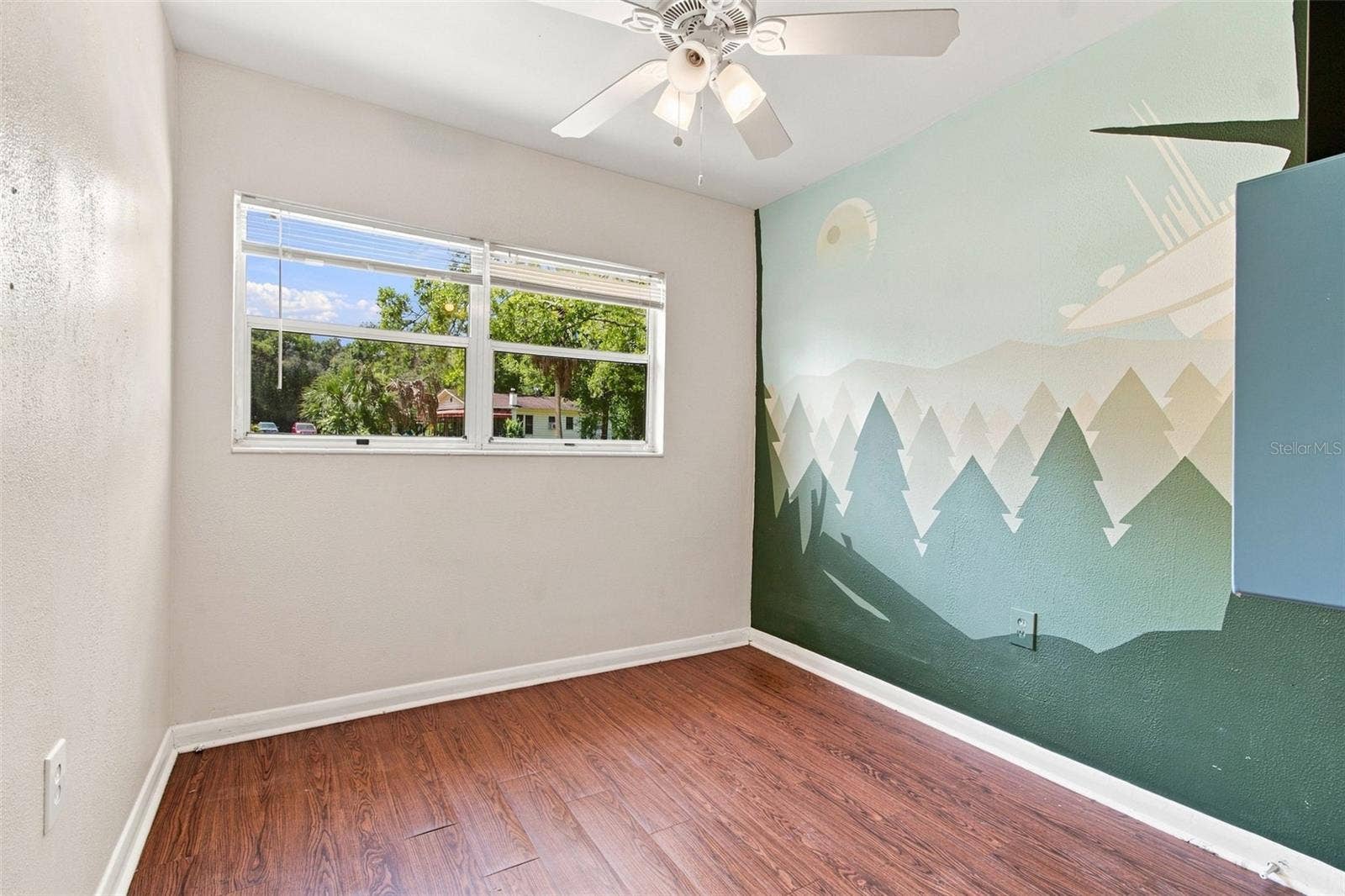 2002 E HAMILTON AVENUE, Tampa, FL 33610