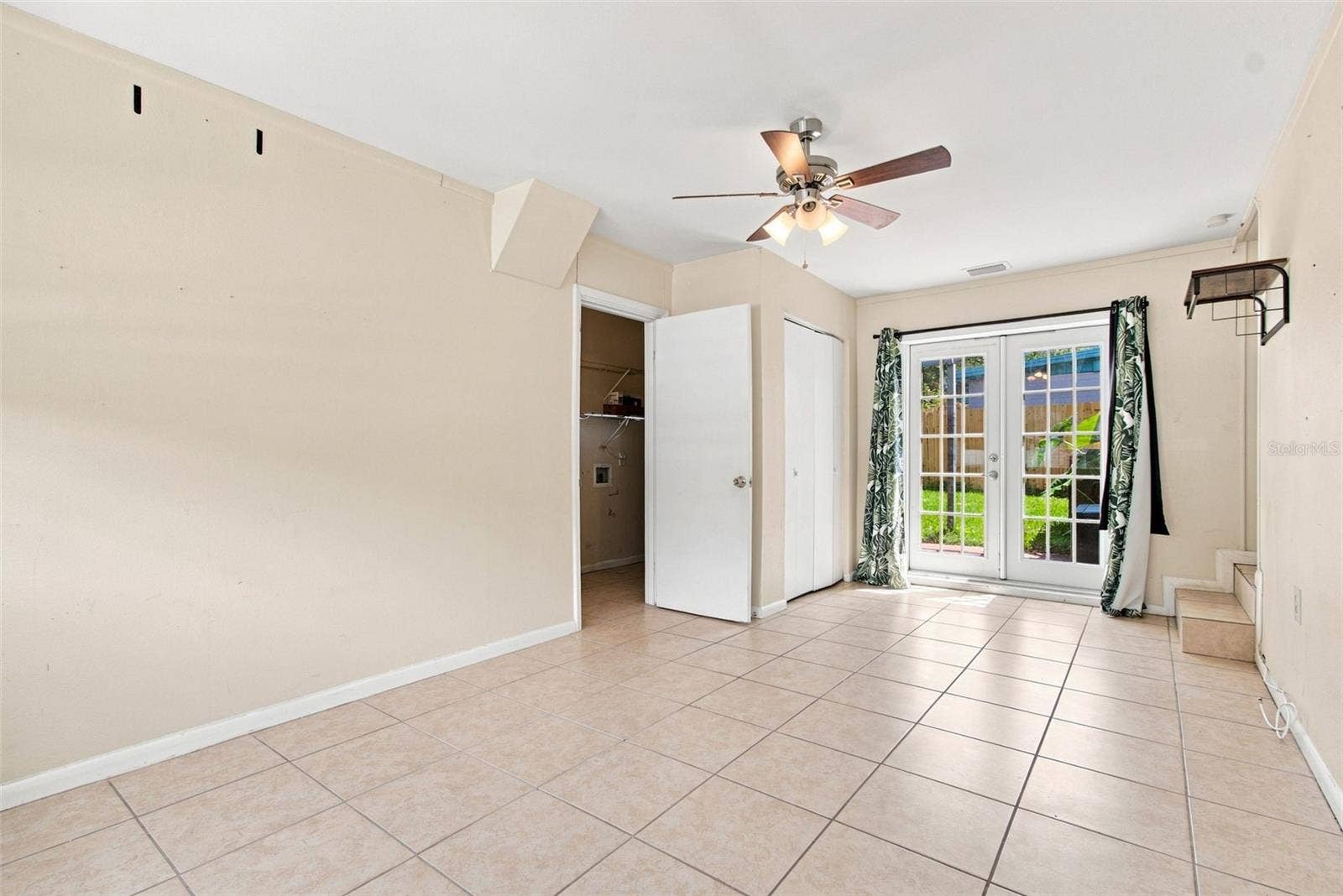 2002 E HAMILTON AVENUE, Tampa, FL 33610