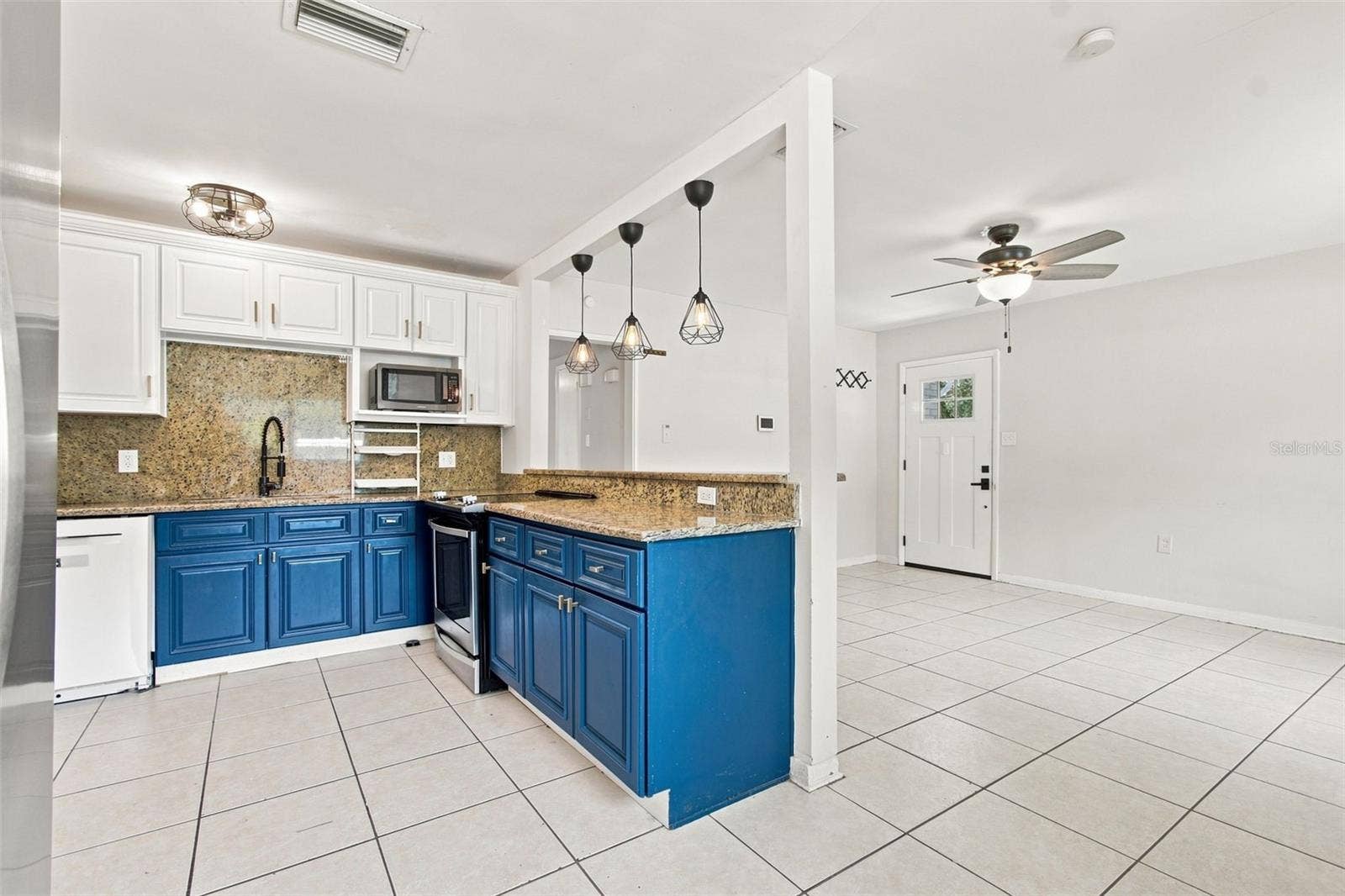 2002 E HAMILTON AVENUE, Tampa, FL 33610