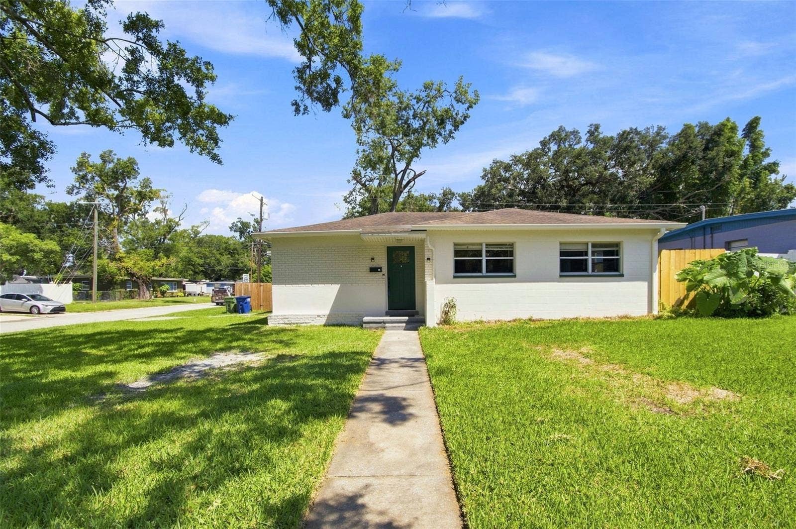 2002 E HAMILTON AVENUE, Tampa, FL 33610