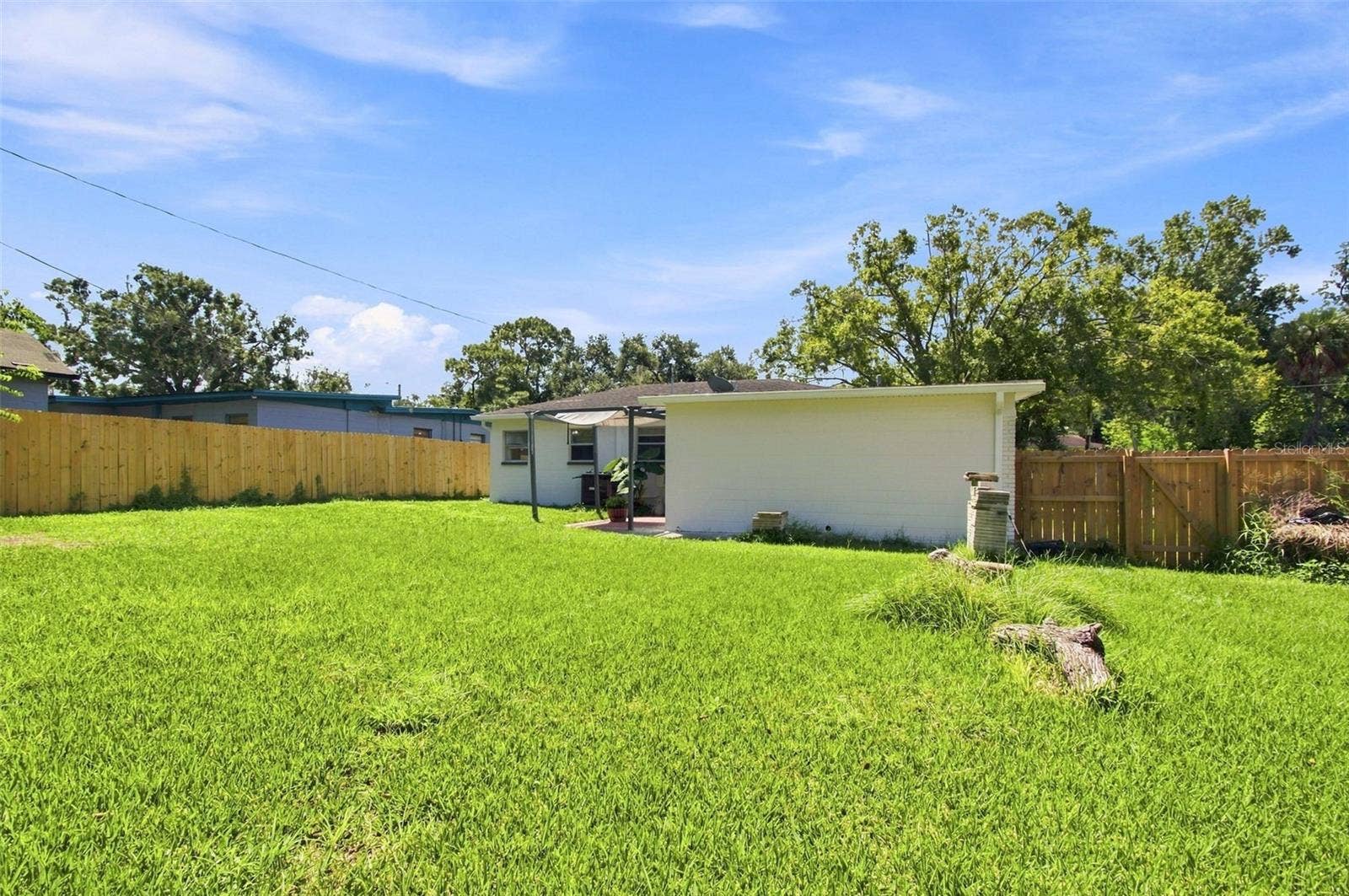 2002 E HAMILTON AVENUE, Tampa, FL 33610
