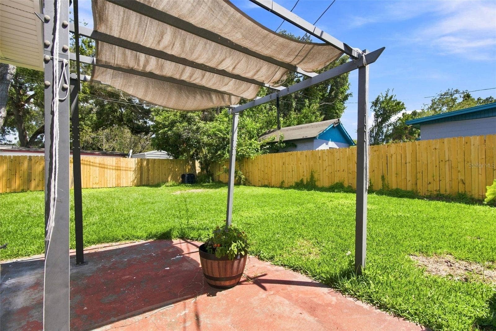 2002 E HAMILTON AVENUE, Tampa, FL 33610