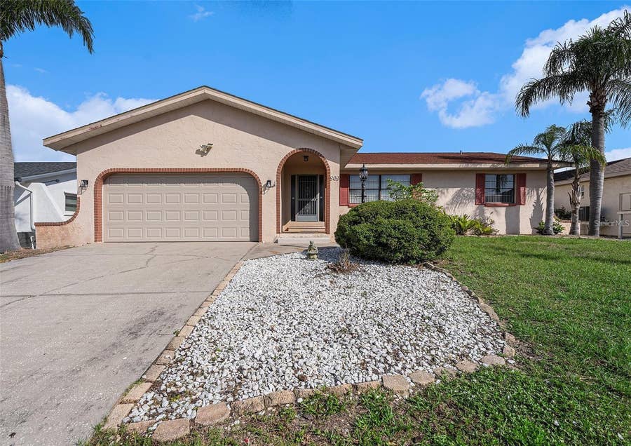 Property photo for 909 CHIPAWAY DRIVE, Apollo Beach, FL