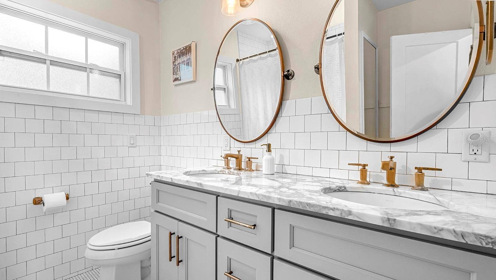 1819 LAKE SUE DRIVE, Orlando, FL 32803 Hallway Bathroom