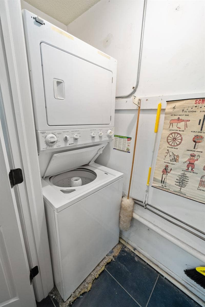 11200 102ND AVENUE, #15, Seminole, FL 33778 Laundry