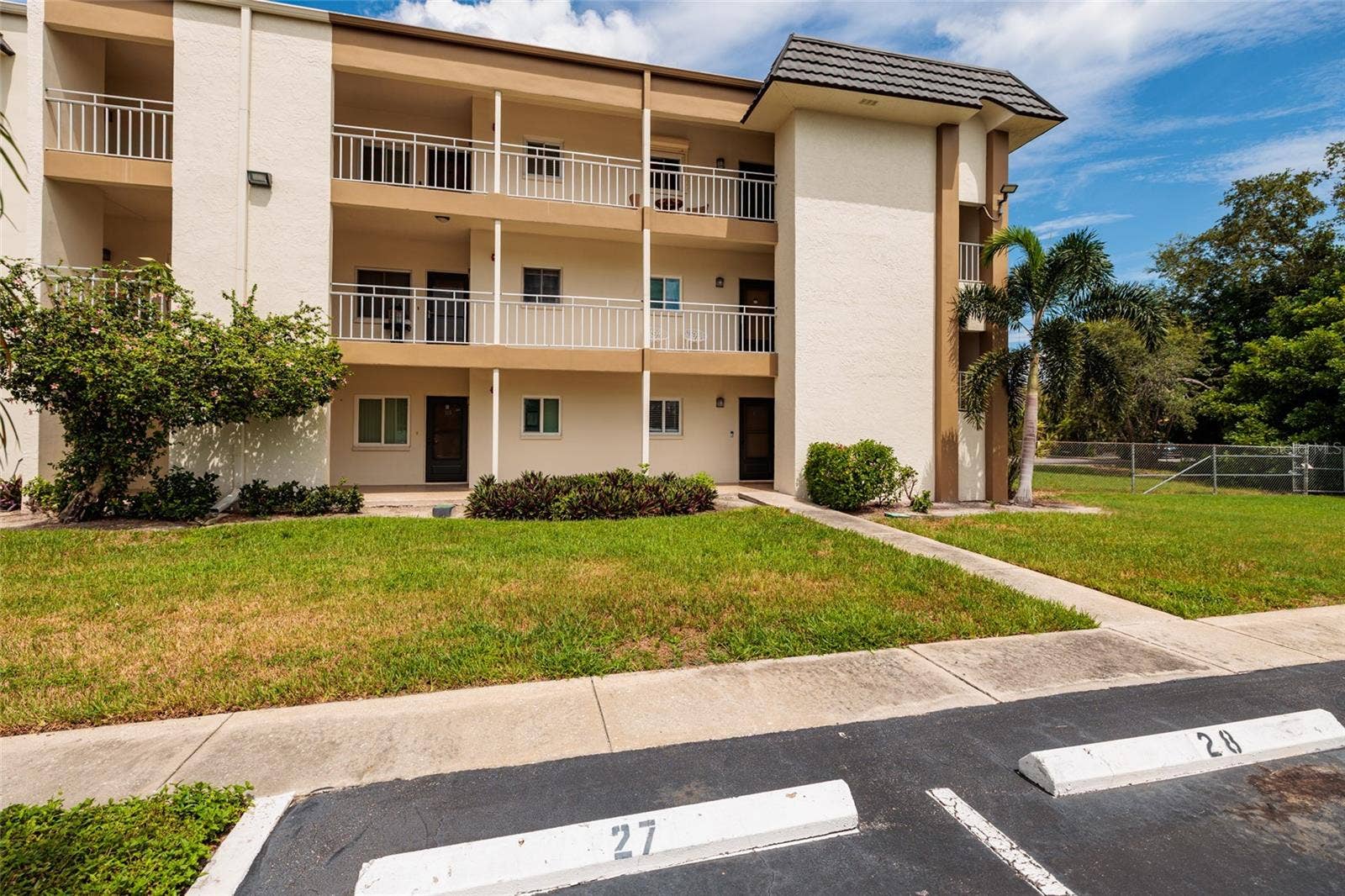 4595 CHANCELLOR STREET NE, #114, St Petersburg, FL 33703 4595 CHANCELLOR STREET NE, #114, St Petersburg, FL 33703