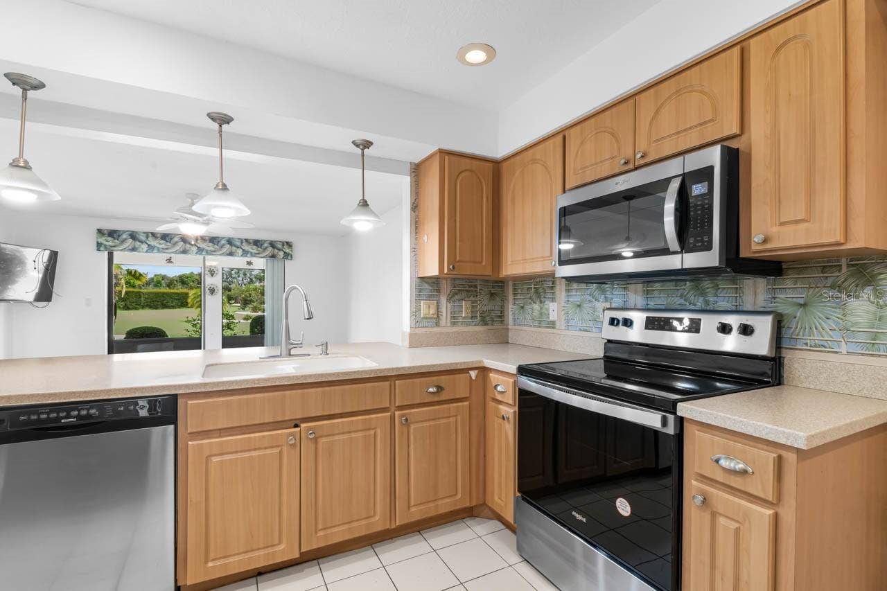1001 ARDMORE WAY, Sun City Center, FL 33573