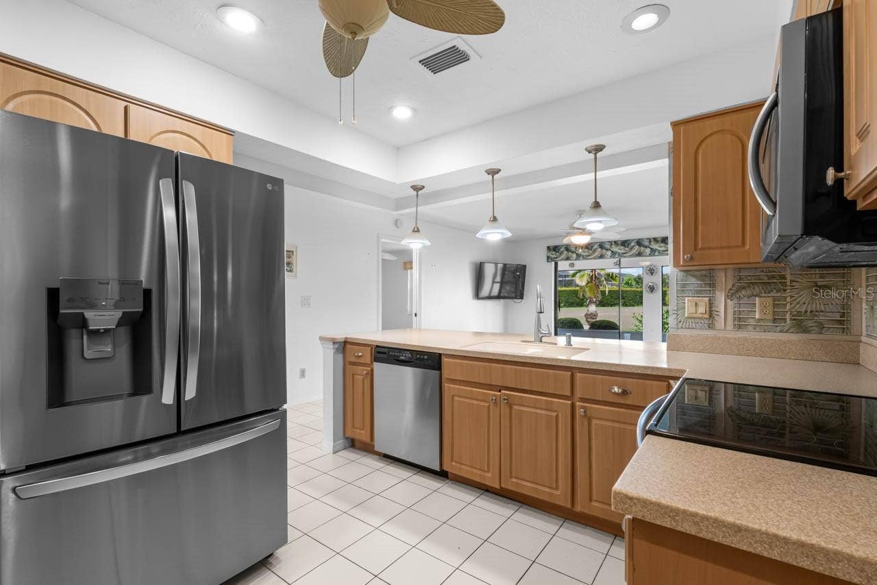 1001 ARDMORE WAY, Sun City Center, FL 33573