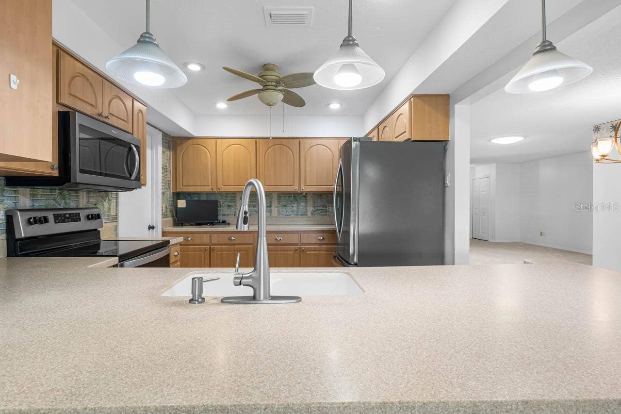 1001 ARDMORE WAY, Sun City Center, FL 33573