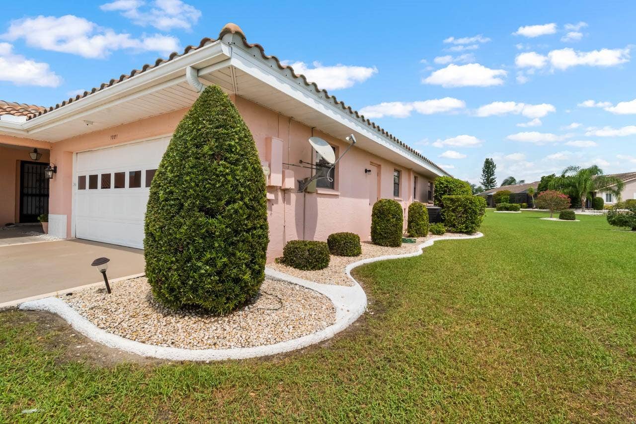 1001 ARDMORE WAY, Sun City Center, FL 33573