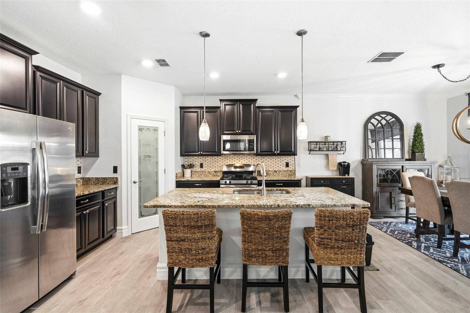 917 TERRA VISTA STREET, Brandon, FL 33511 Kitchen - Countertop Dining