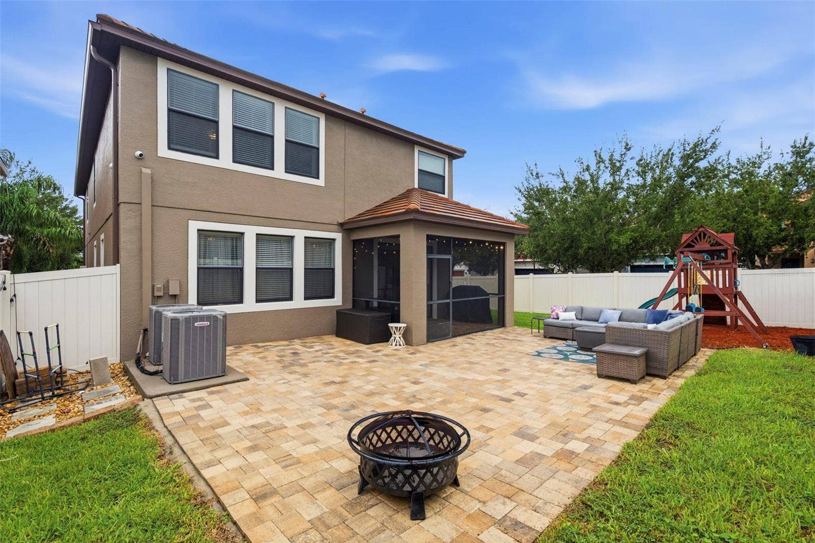 917 TERRA VISTA STREET, Brandon, FL 33511 Relaxation and Entertaining Area