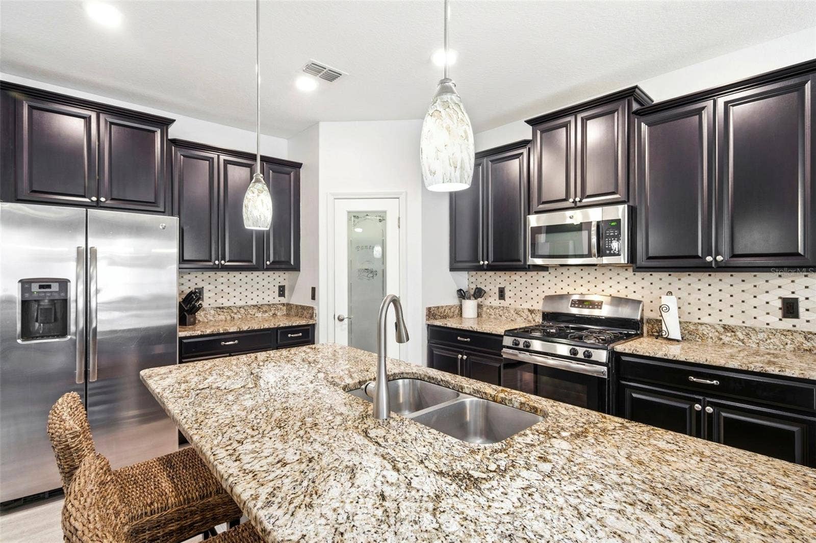 917 TERRA VISTA STREET, Brandon, FL 33511 Kitchen