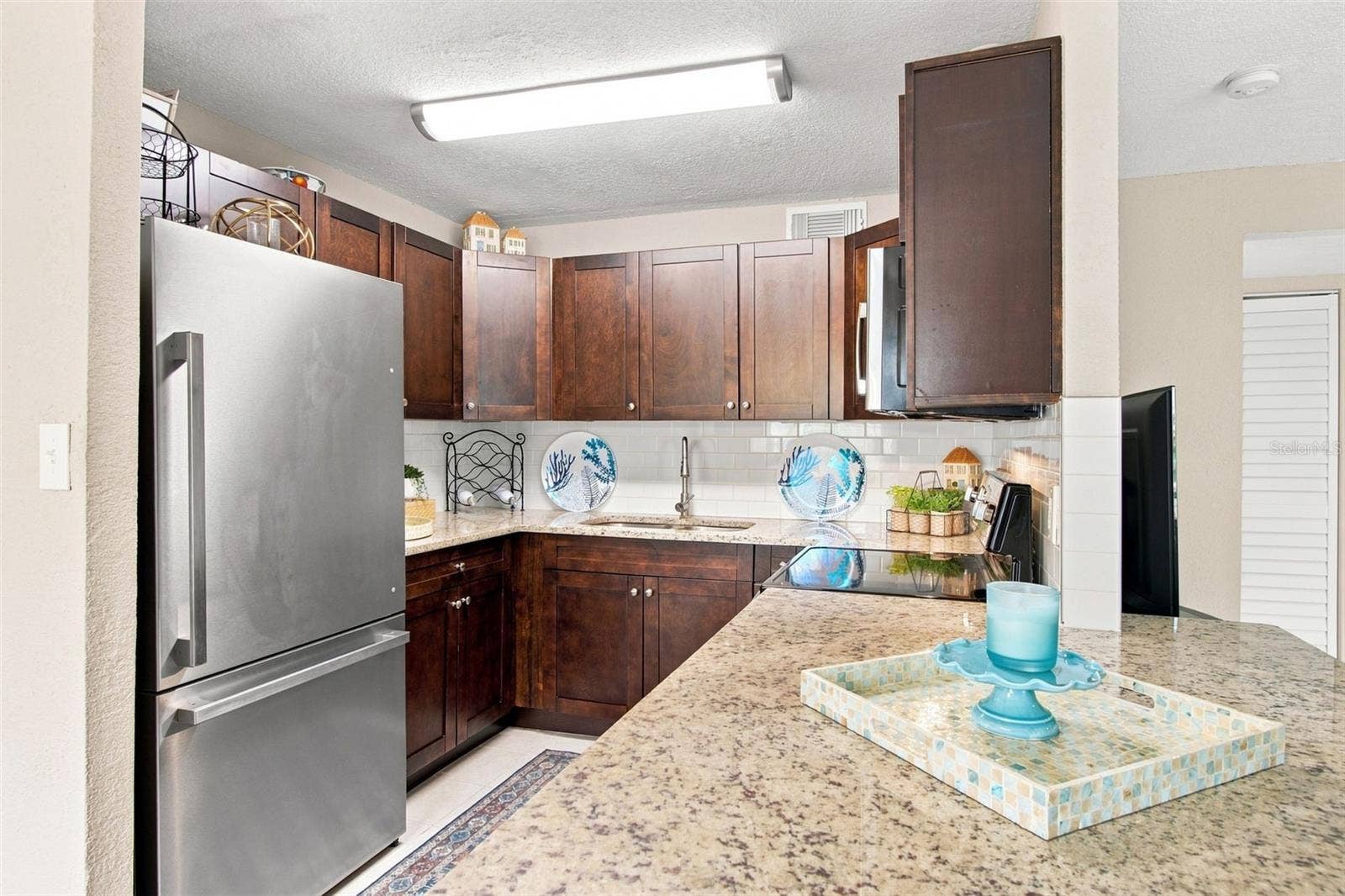217 S MCMULLEN BOOTH ROAD, #179, Clearwater, FL 33759 Kitchen w/Granite Countertops