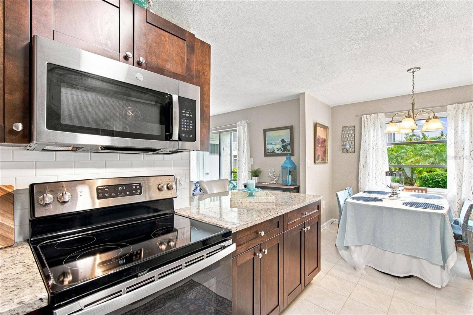 217 S MCMULLEN BOOTH ROAD, #179, Clearwater, FL 33759 Kitchen & Dining Area