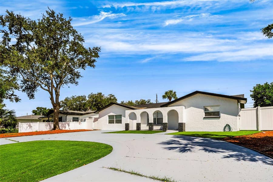 Property photo for 1077 40TH AVENUE NE, St Petersburg, FL