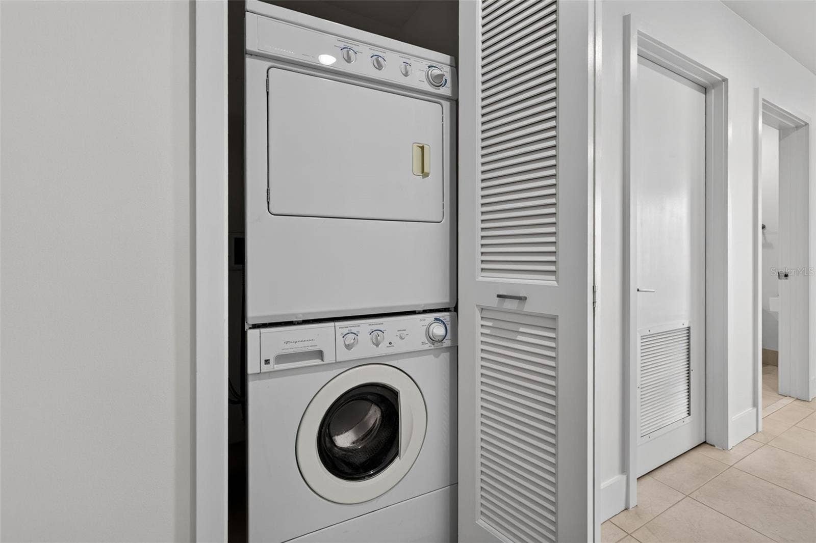 175 1ST STREET S, #1801, St Petersburg, FL 33701 Ensuite Laundry