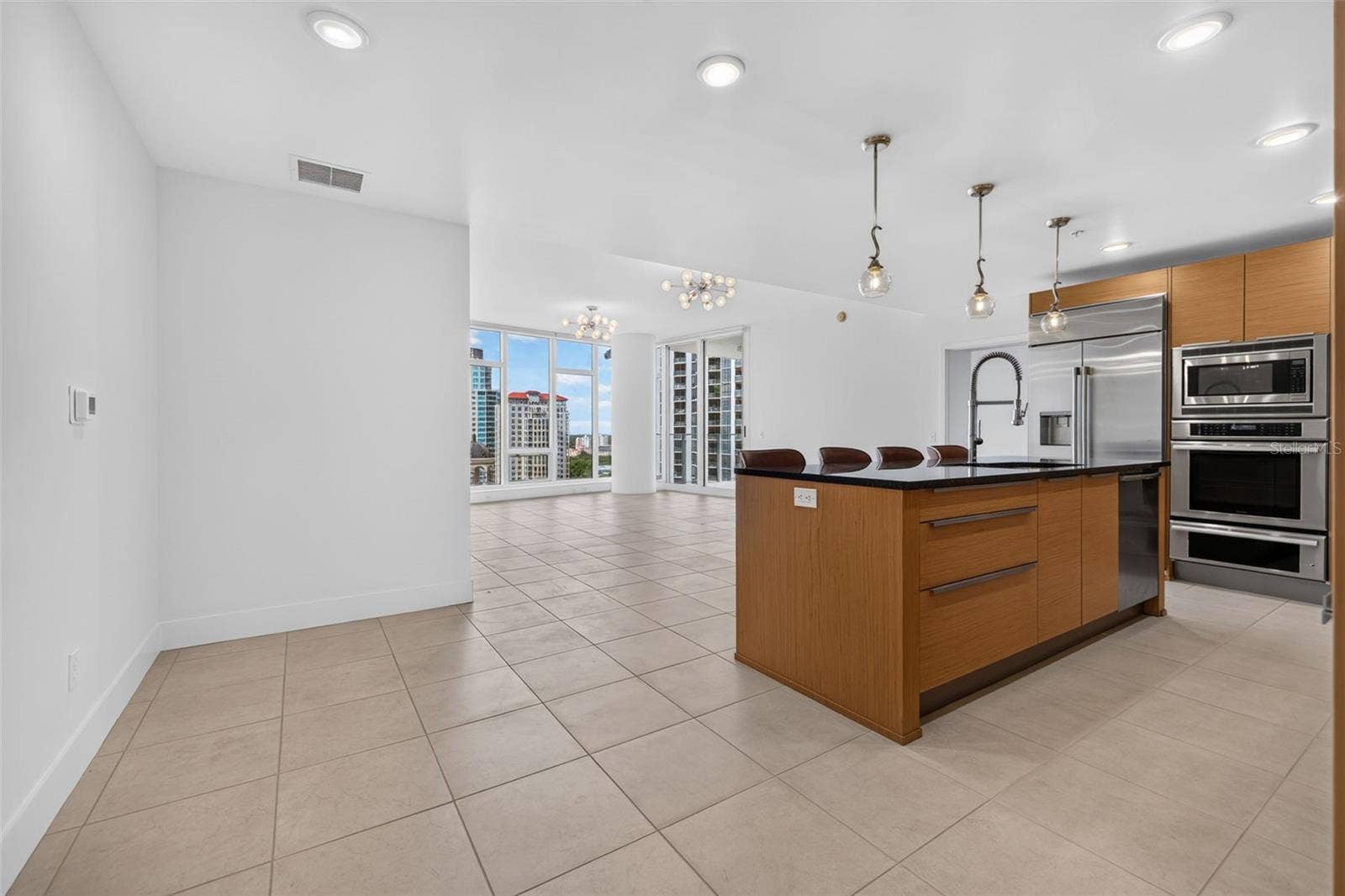 175 1ST STREET S, #1801, St Petersburg, FL 33701 175 1ST STREET S, #1801, St Petersburg, FL 33701