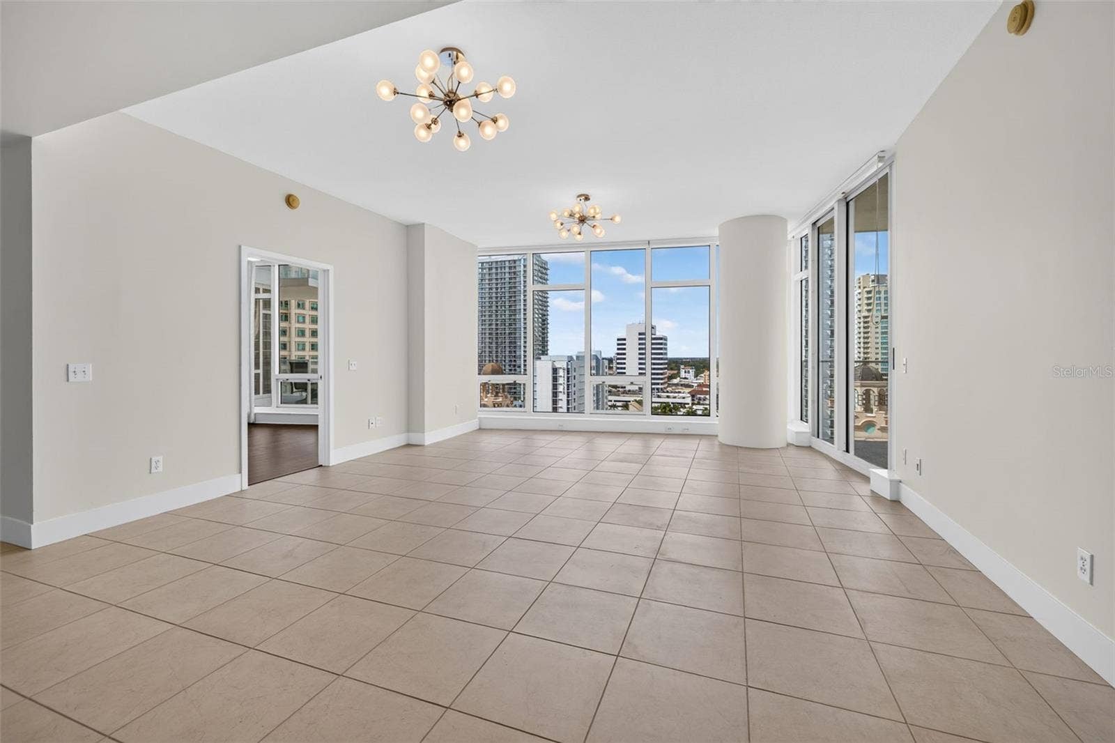 175 1ST STREET S, #1801, St Petersburg, FL 33701 Room for Dining area