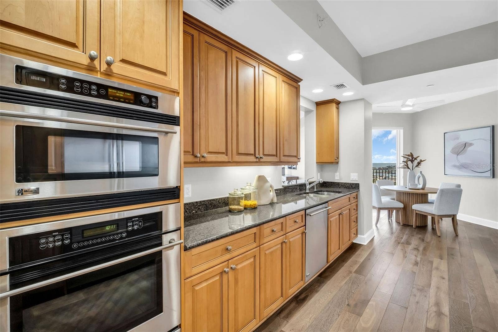 300 BEACH DRIVE NE, #2604, St Petersburg, FL 33701 Beautifully Maintained Kitchen