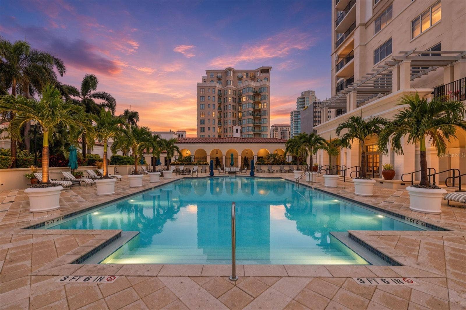 300 BEACH DRIVE NE, #2604, St Petersburg, FL 33701 Impeccably Appointed Pool
