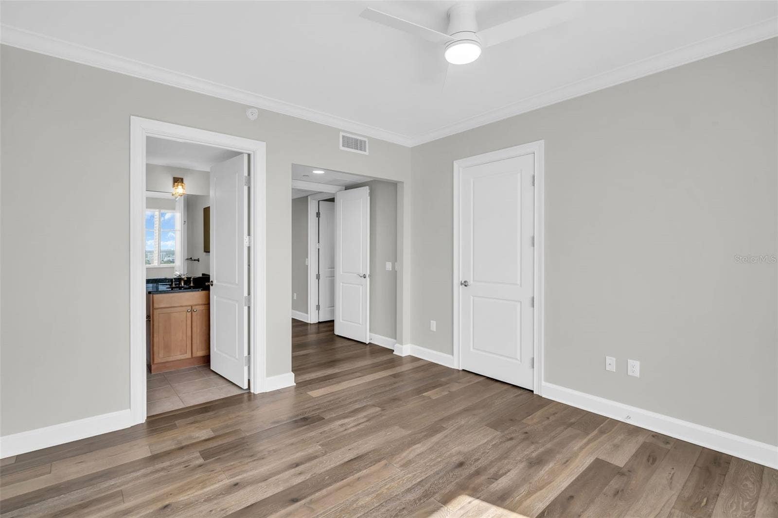 300 BEACH DRIVE NE, #2604, St Petersburg, FL 33701 Guest Suite 3