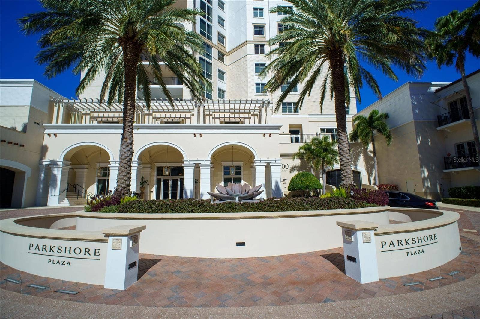300 BEACH DRIVE NE, #2604, St Petersburg, FL 33701 Grand Exterior Entry Greets you Upon Your Arrival