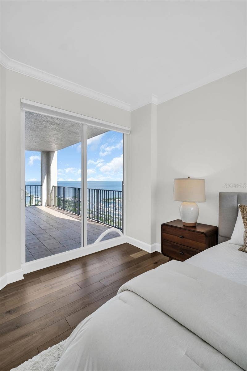 300 BEACH DRIVE NE, #2604, St Petersburg, FL 33701 Wake up to the Waterfront Views