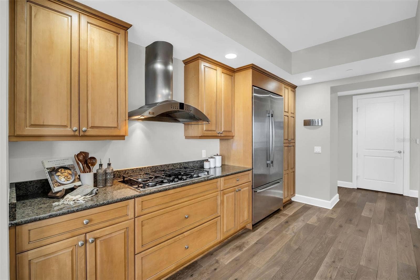 300 BEACH DRIVE NE, #2604, St Petersburg, FL 33701 Culinary Kitchen Featuring Top-of-the-line Appliances and a rare Gas Cooktop