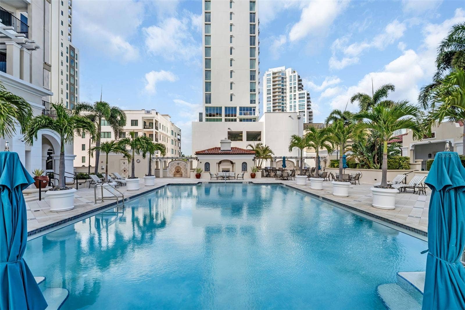 300 BEACH DRIVE NE, #2604, St Petersburg, FL 33701 Gracious Sized Pool