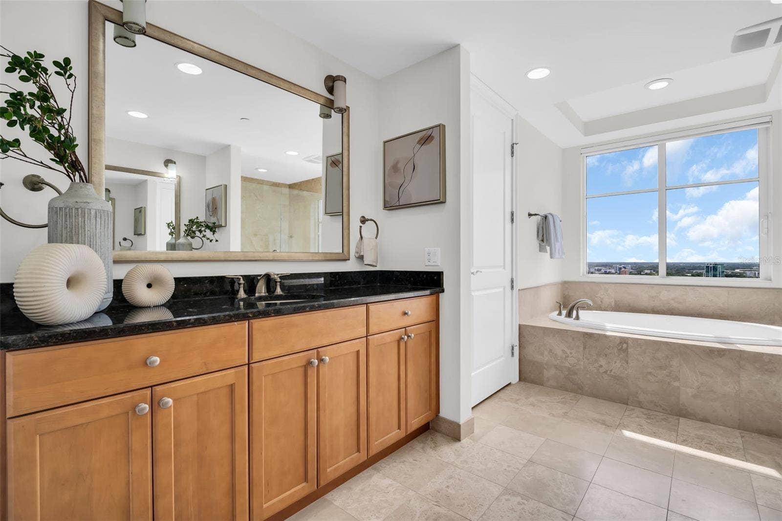 300 BEACH DRIVE NE, #2604, St Petersburg, FL 33701 Primary Bath