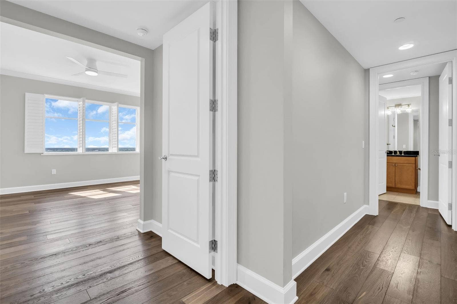 300 BEACH DRIVE NE, #2604, St Petersburg, FL 33701 Entry to Guest Suite 2
