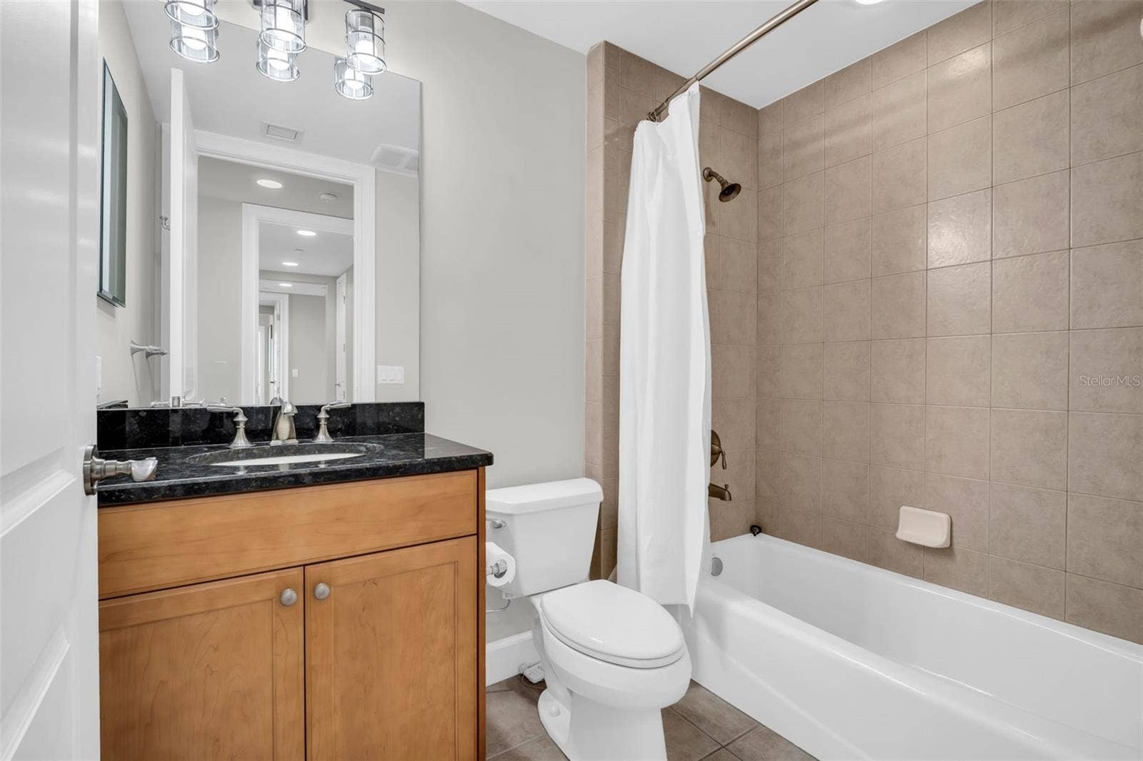 300 BEACH DRIVE NE, #2604, St Petersburg, FL 33701 Guest Ensuite Bath